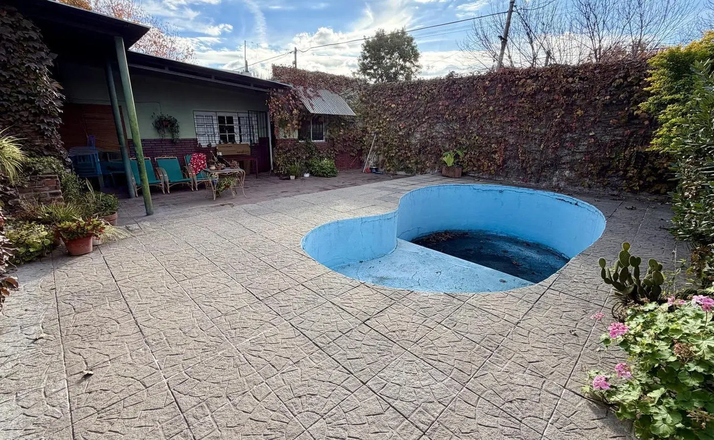 Casa en Fisherton Chaparro 703. Esquina 3 Dormitorios 5