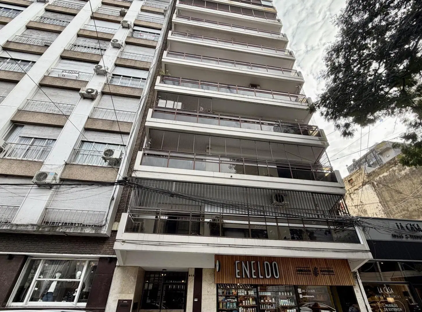 Departamento en Paseo del Siglo. Rioja 876. Frente. Balcón. Amplísimo. 4
