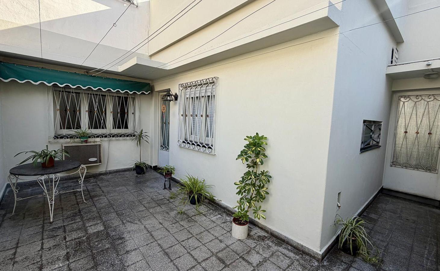 Casa Interna Única. Echesortu. San Juan al 4300