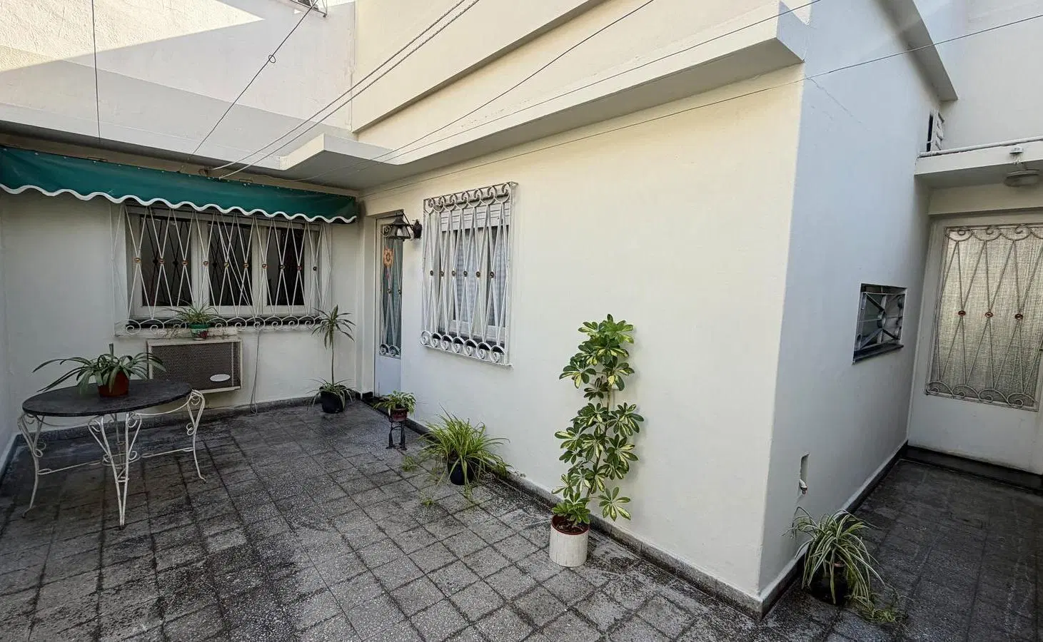 Casa Interna Única. Echesortu. San Juan al 4300 4