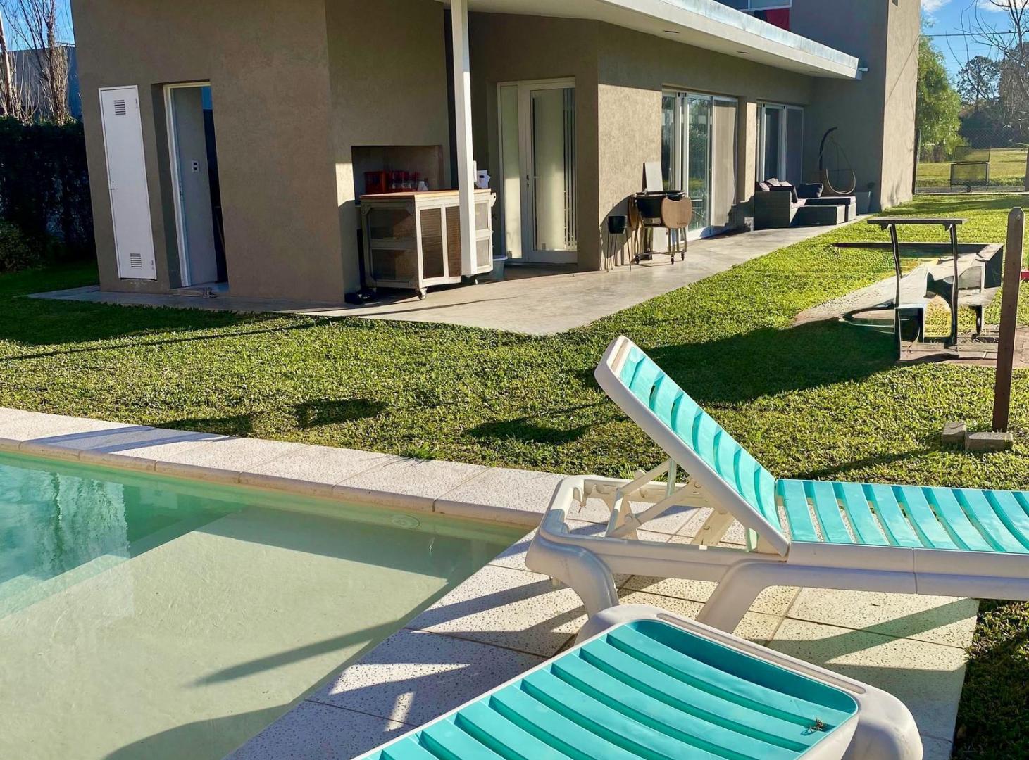 Foto de Casa Funes Town. Olavarria 1139. Piscina. Hermoso parque., imagen 4