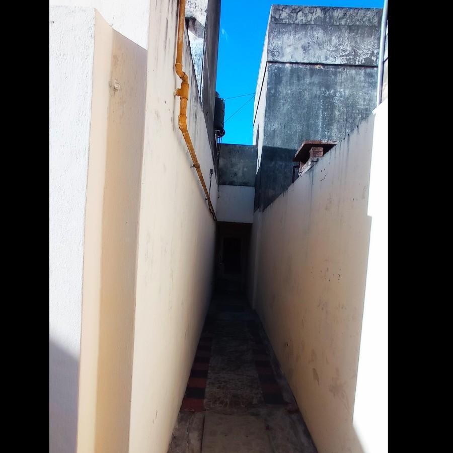Foto de CASA 2 DORM y COCHERA. MUY BUEN ESTADO. A metros de Avenidas, imagen 5