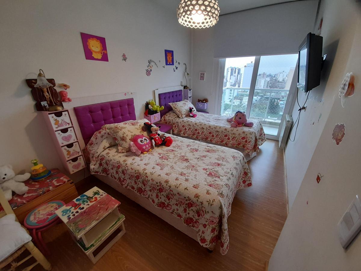 Piso 4 Ambientes con Cochera con Excelente Vista 3