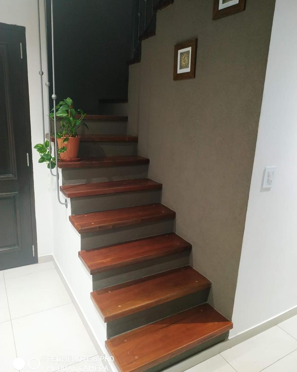 Casa 4 Ambientes en Barrio Las Golondrinas 2
