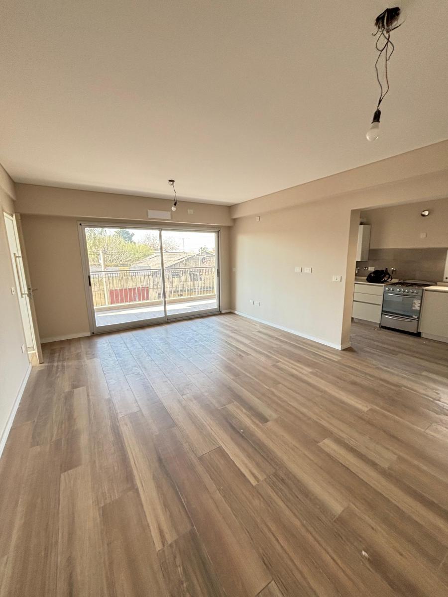 Foto de Departamento 3 ambientes con cochera en venta Klover Plaza, imagen 2