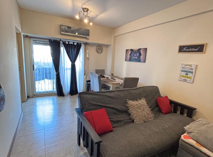 Departamento de dos ambientes con cochera en excelente ubicacion  3