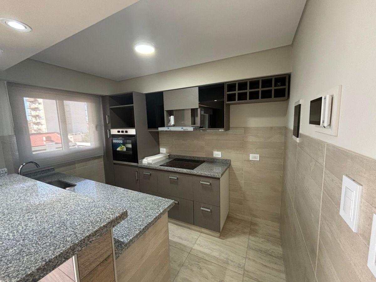 Foto de Departamento de 3 ambientes de gran categoria con baulera y cochera en, imagen 5