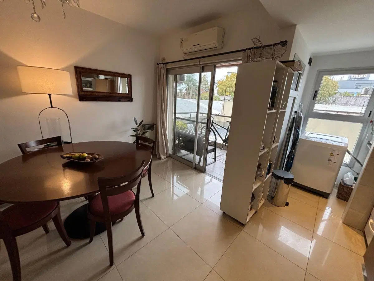 Departamento de 2 ambientes con cochera y baulera 3