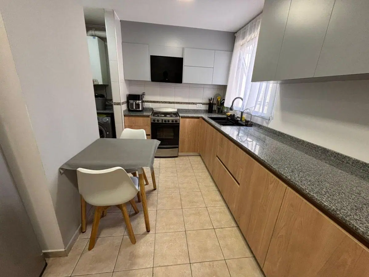 Departamento de 4 ambientes con cochera en excelente zona de Quilmes Centro 5