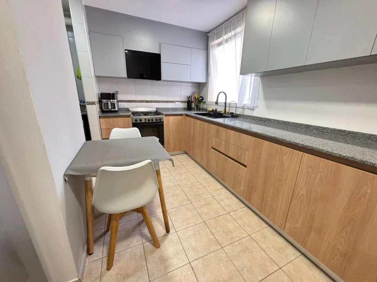 Departamento de 4 ambientes con cochera en excelente zona de Quilmes Centro 4