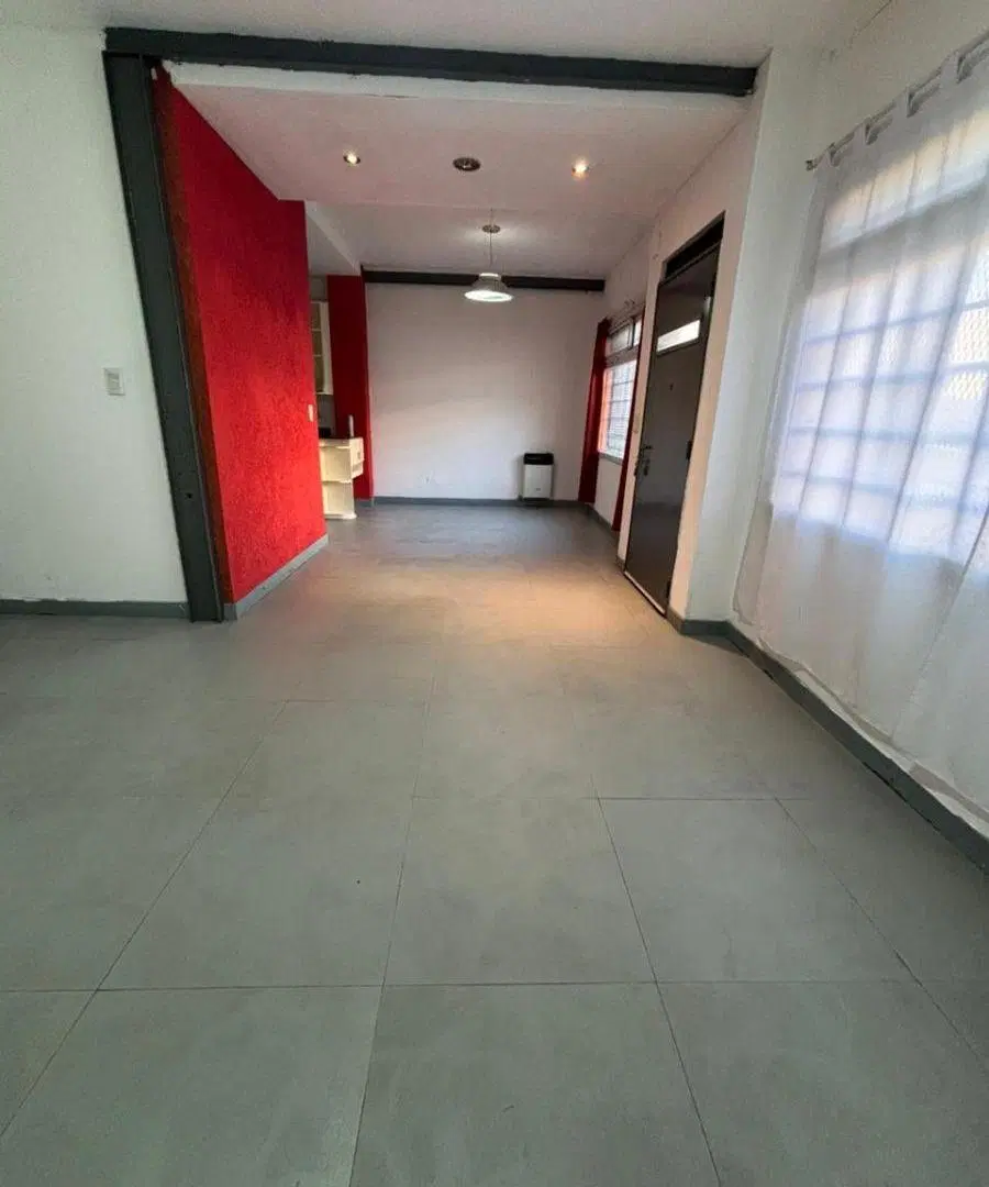 Casa 3 ambientes completamente reciclada con cochera en venta 4