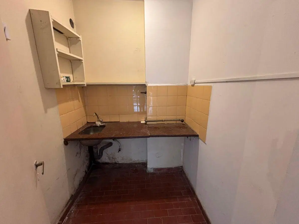 Local en venta en excelente zona centrica de Quilmes 5