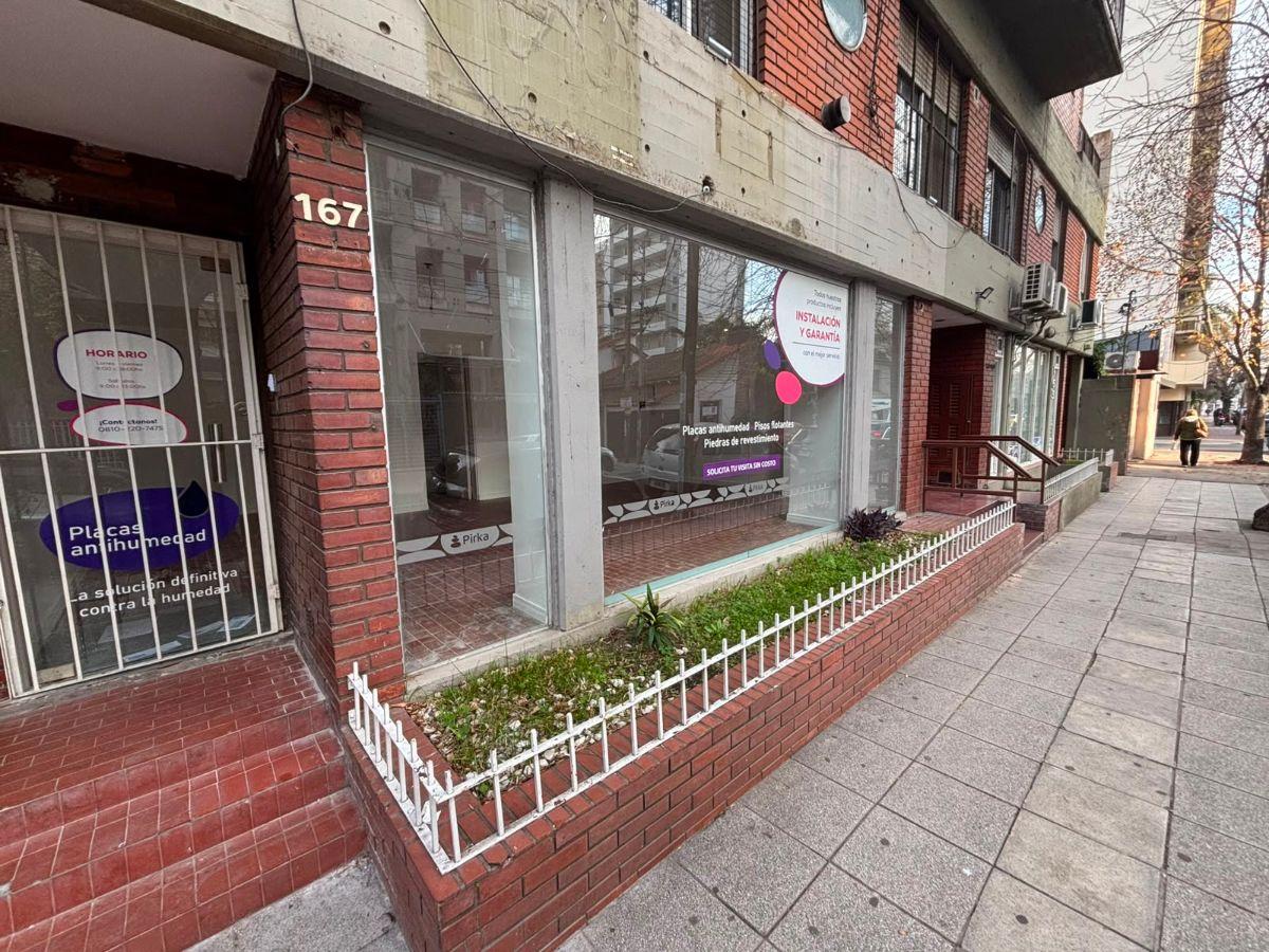 Local en venta en excelente zona centrica de Quilmes