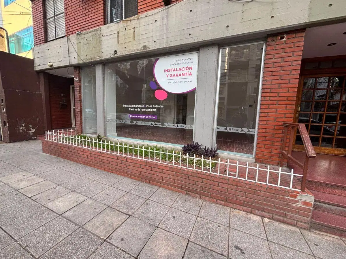 Local en venta en excelente zona centrica de Quilmes 3