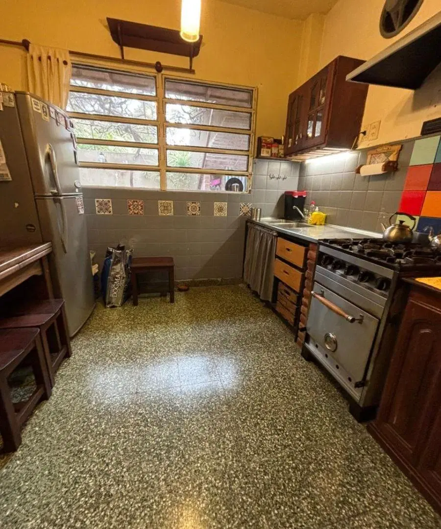Casa 4 ambientes en venta, excelente ubicaion 2