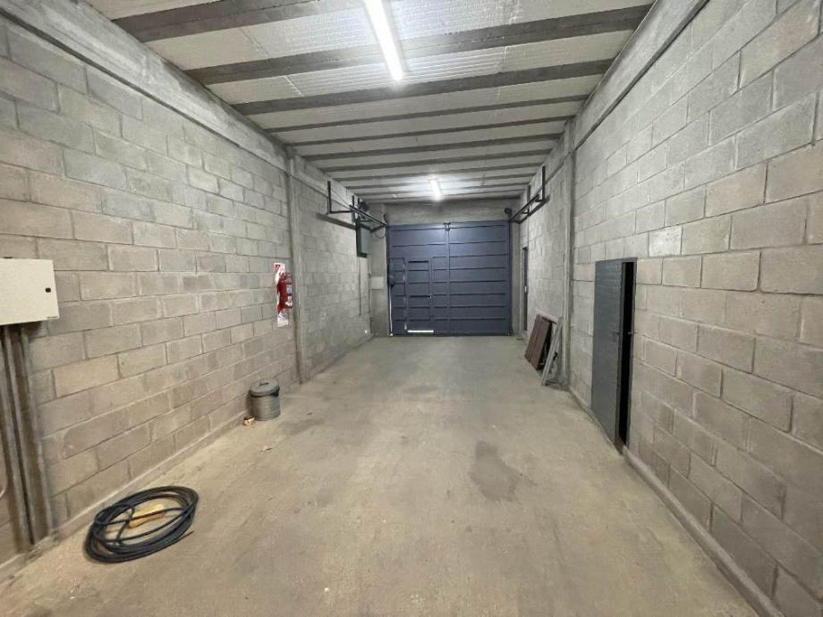 Foto de Galpon de 200m2 en excelente ubicacion en alquiler, imagen 2