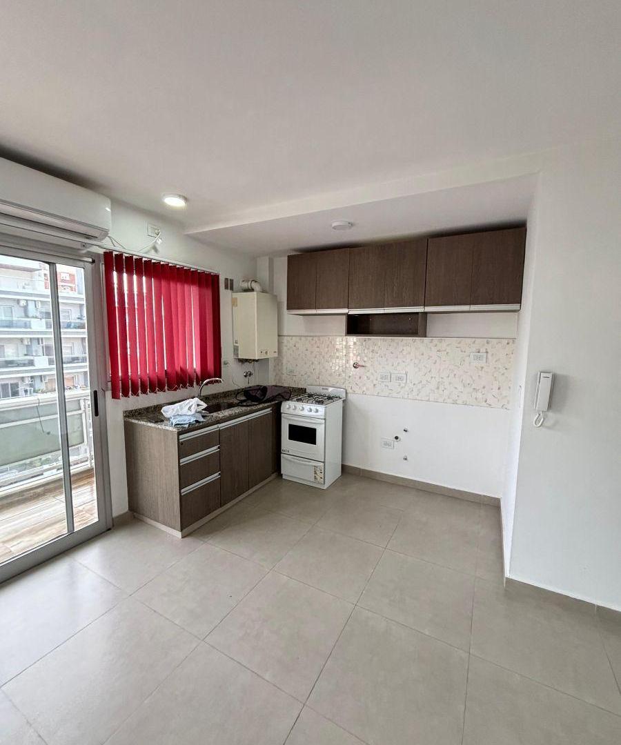 Foto de Departamento de 2 ambientes con cochera en venta, imagen 3