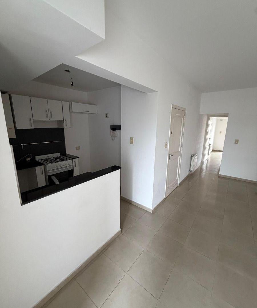 Foto de Departamento de 2 ambientes con cochera en alquiler, imagen 5