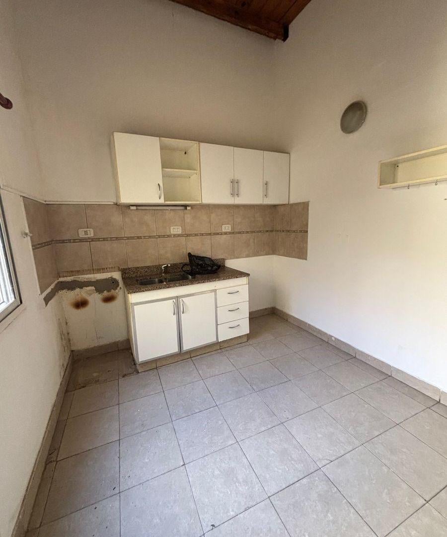 Foto de Departamento de 2 ambientes por escalera en alquiler, imagen 2