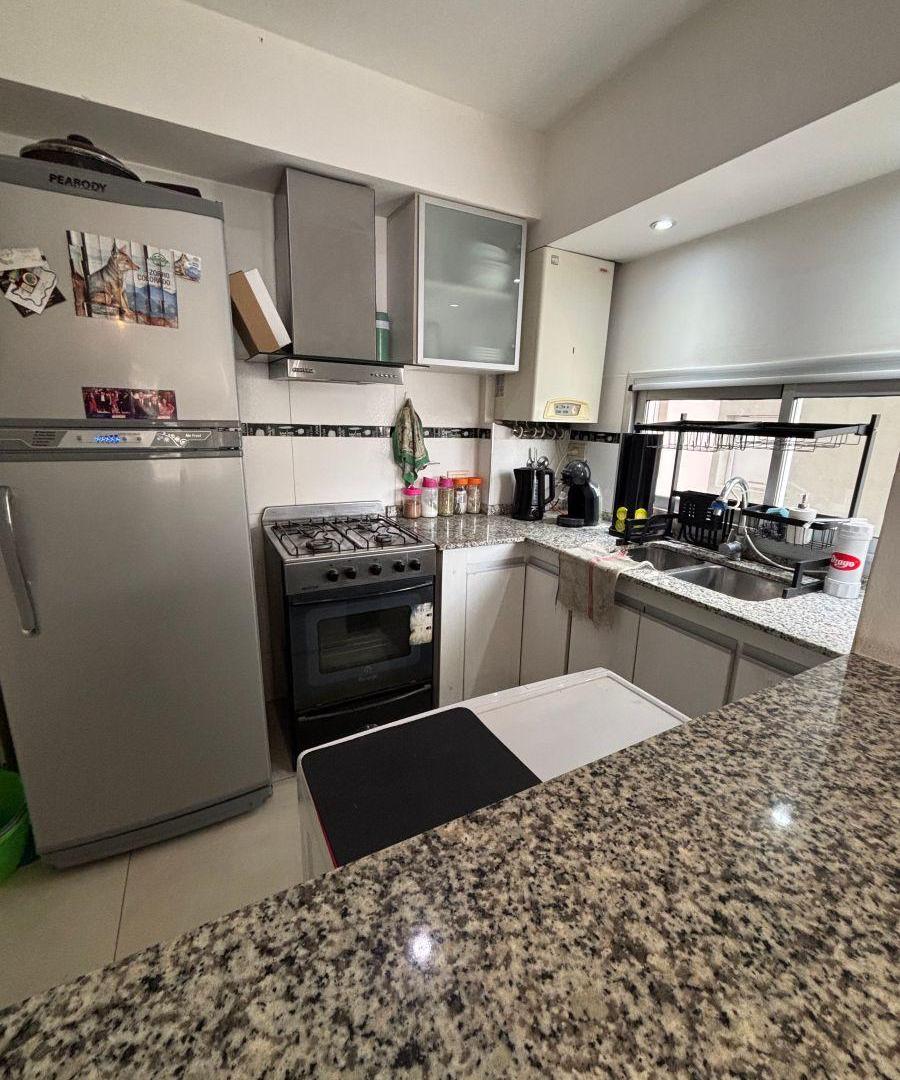 Foto de Departamento de 2 ambientes con cochera en alquiler, imagen 3