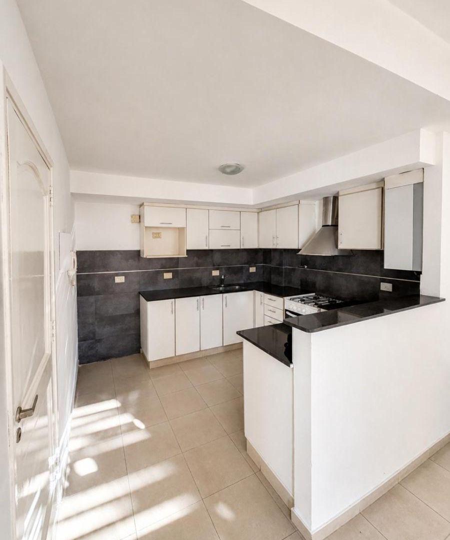 Foto de Departamento de 4 ambientes con 2 cocheras en alquiler, imagen 1