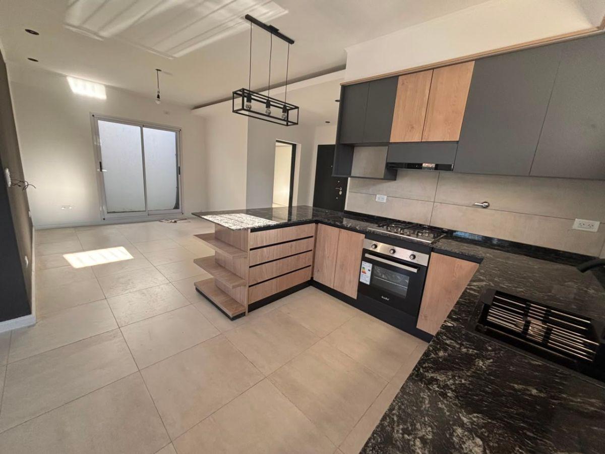 Foto de Casa de 3 ambientes completamente reciclada en venta, imagen 3
