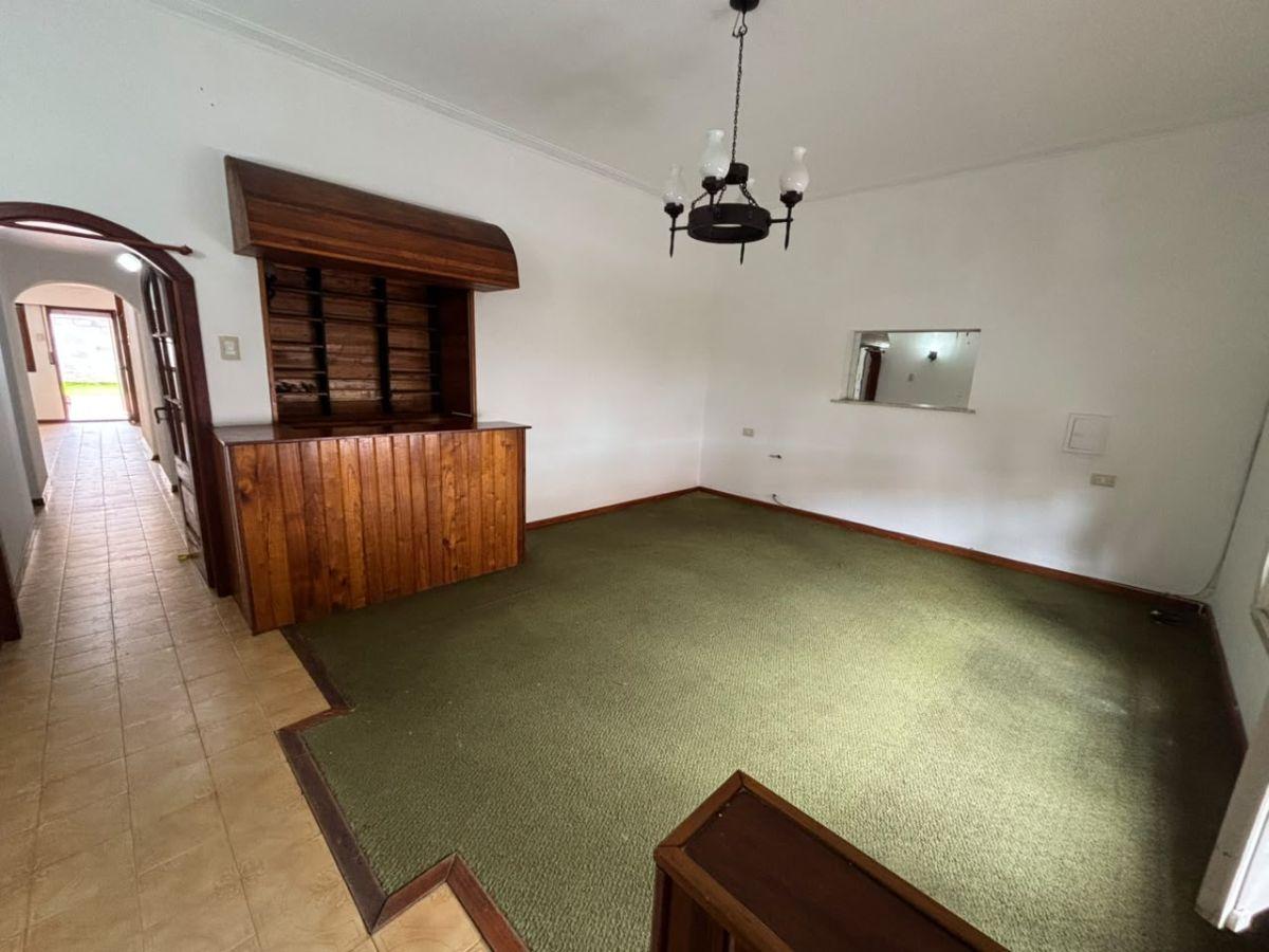Foto de Chalet de 4 ambientes con cochera en venta, imagen 5