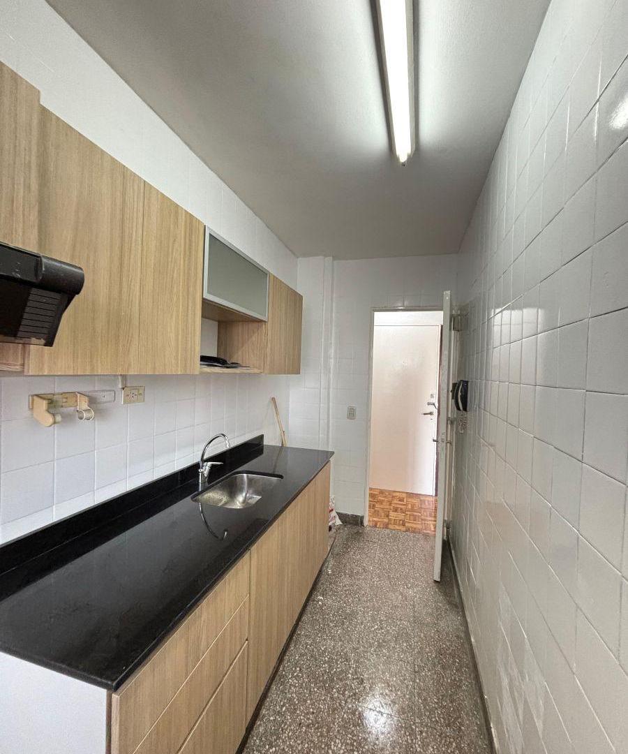 Foto de Departamento de 2 ambientes con cocina reciclada en venta, imagen 3