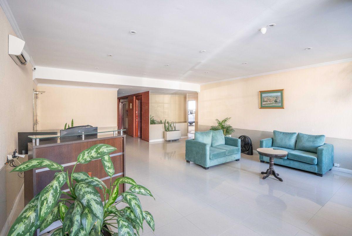 Foto de VENTA 4 Ambientes con Cochera en Caballito, Piso Alto, Muy Luminoso, 85, imagen 3