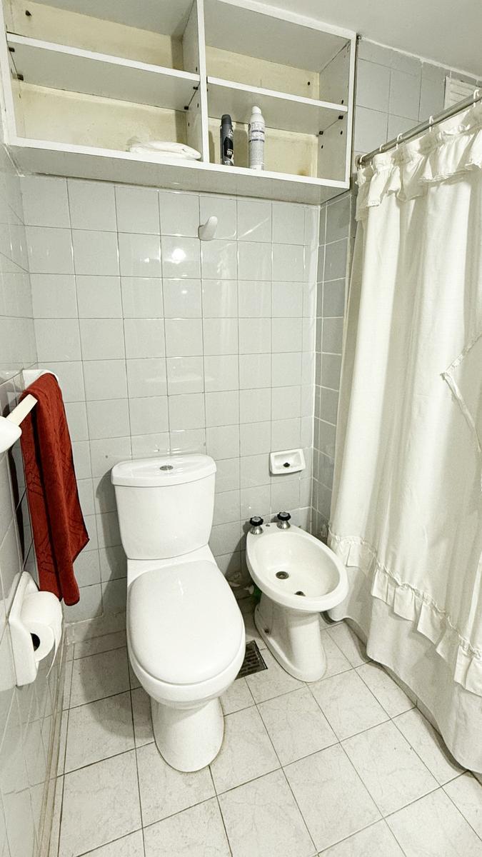 Venta - Departamento 4 Ambientes con Patio y 2 Cocheras en Versalles 5