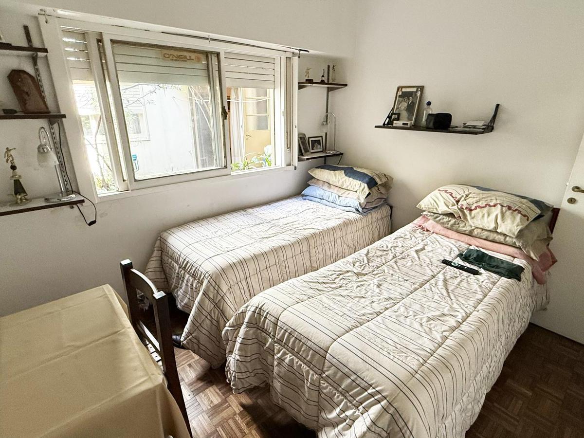 Venta - Departamento 4 Ambientes con Patio y 2 Cocheras en Versalles 2