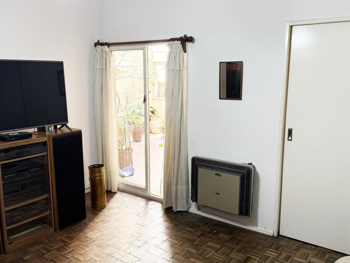 Venta - Departamento 4 Ambientes con Patio y 2 Cocheras en Versalles 4