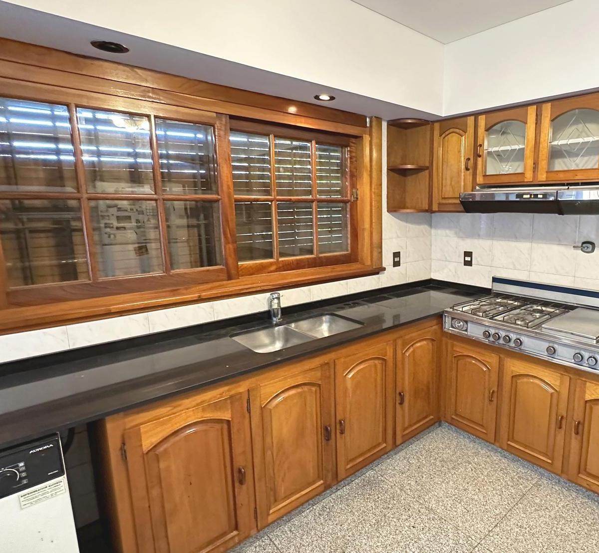 Increíble Casa en El Exclusivo Barrio Parque de Villa Martelli, con Excelentes Terminaciones. 5