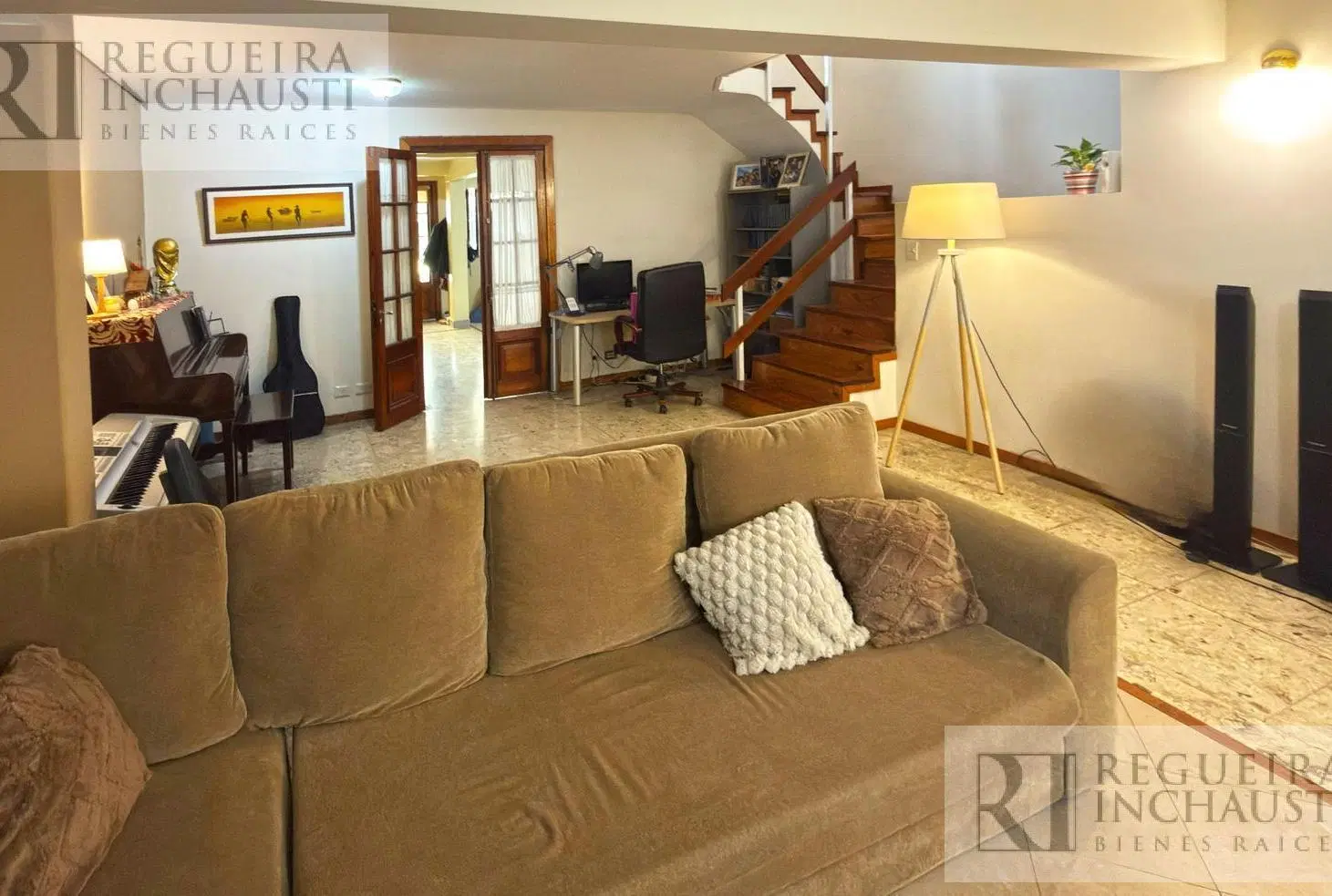 Venta - Casa en Florida Oeste con Increíble Fondo 3