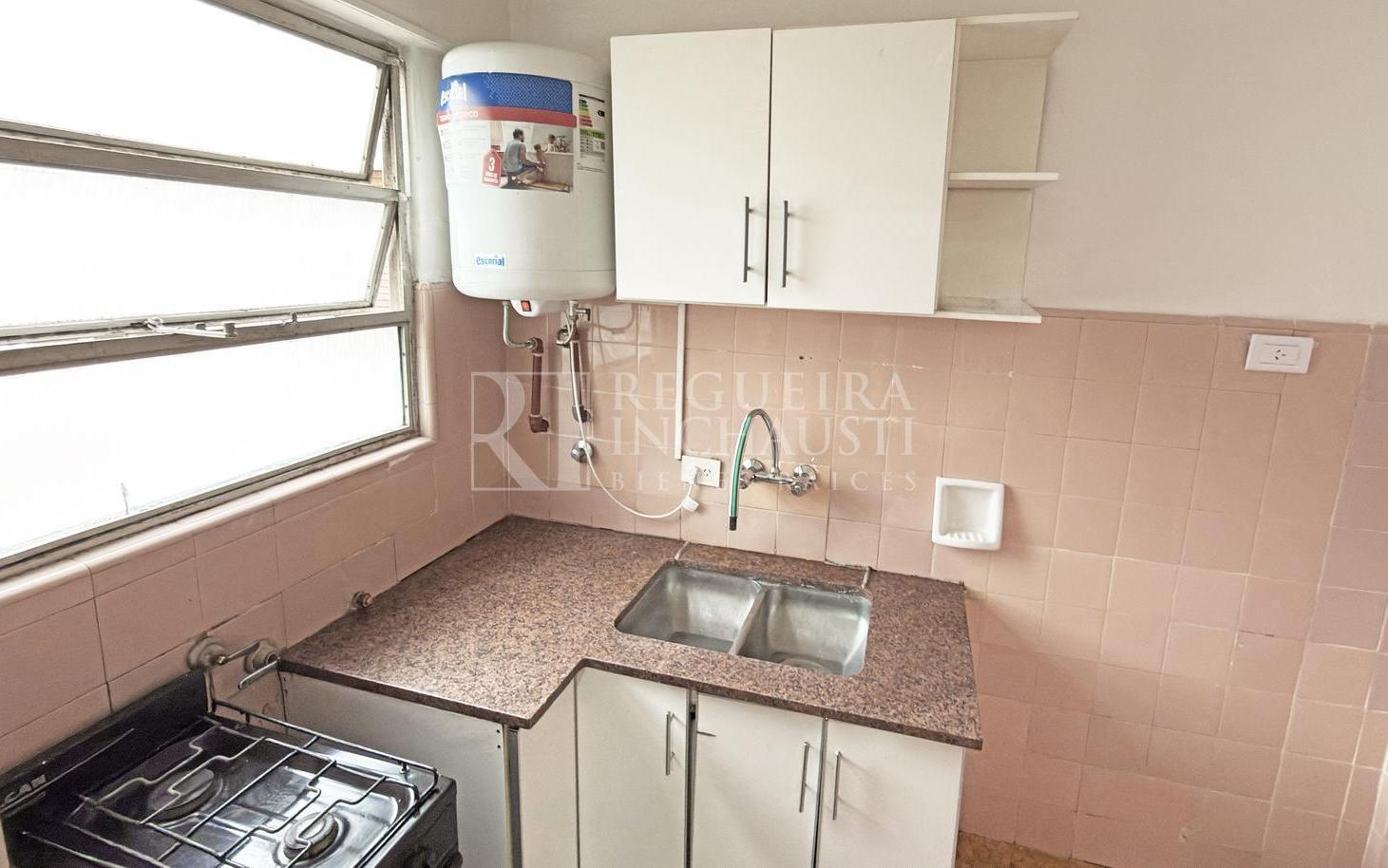 Foto de VENTA | DEP. 2 AMB. | ALMAGRO | BALCÓN CON LAVADERO | COCINA INDEPENDIENTE, imagen 2