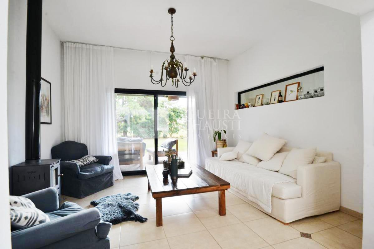 Foto de CASA EN VENTA – EXCLUSIVA SOLO DE UNA PLANTA CON PISCINA, SUITE Y, imagen 4