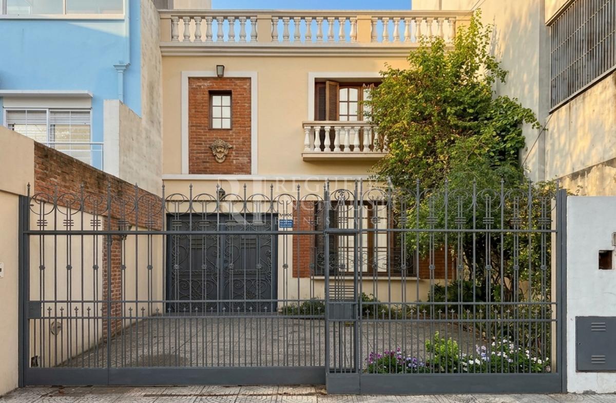 Foto de CASA EN VENTA EN VILLA URQUIZA – 3 DORMITORIOS, JARDÍN, PARRILLA Y, imagen 1