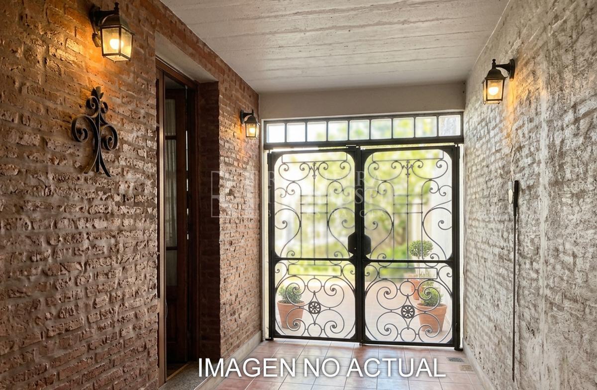 Foto de CASA EN VENTA EN VILLA URQUIZA – 3 DORMITORIOS, JARDÍN, PARRILLA Y, imagen 3