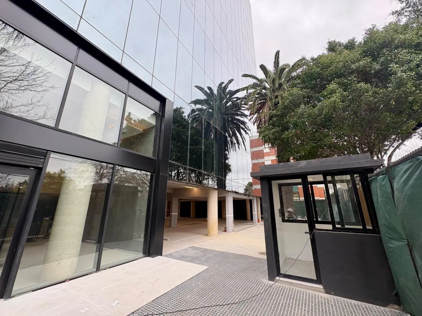 Excelente oficina a estrenar en Vicente López. Panámericana 8