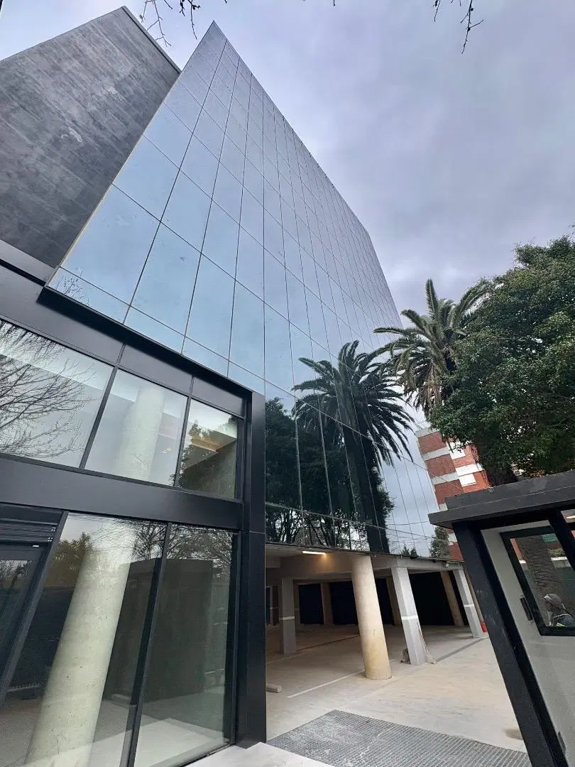 Excelente oficina a estrenar en Vicente López. Panámericana 2