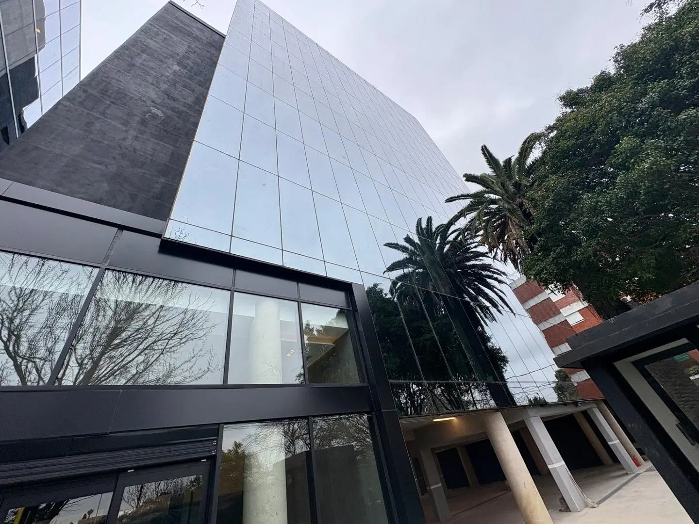 Excelente oficina a estrenar en Vicente López. Panámericana 8