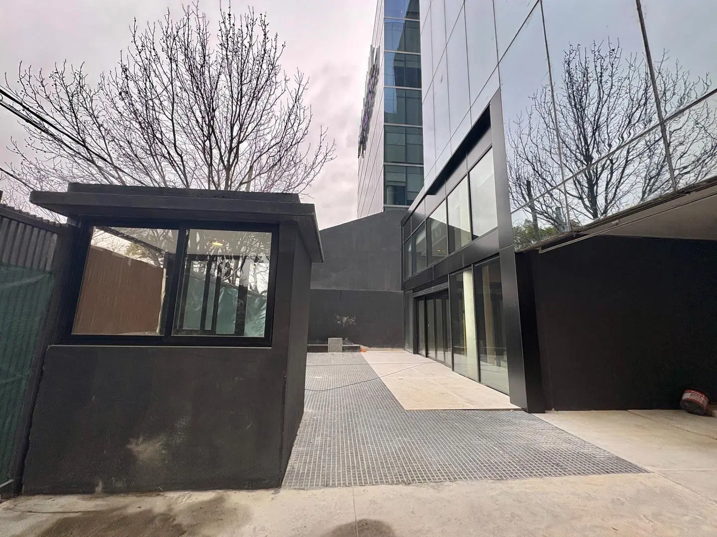 Excelente oficina a estrenar en Vicente López. Panámericana 5