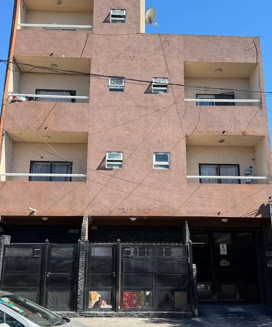 DEPARTAMENTO EN ALQUILER EN FLORENCIO VARELA 5