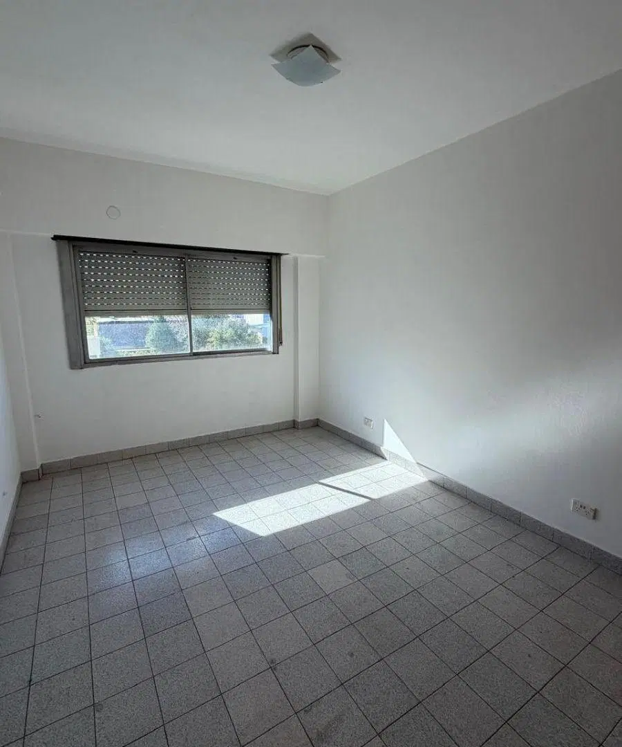 DEPARTAMENTO EN ALQUILER EN FLORENCIO VARELA 4