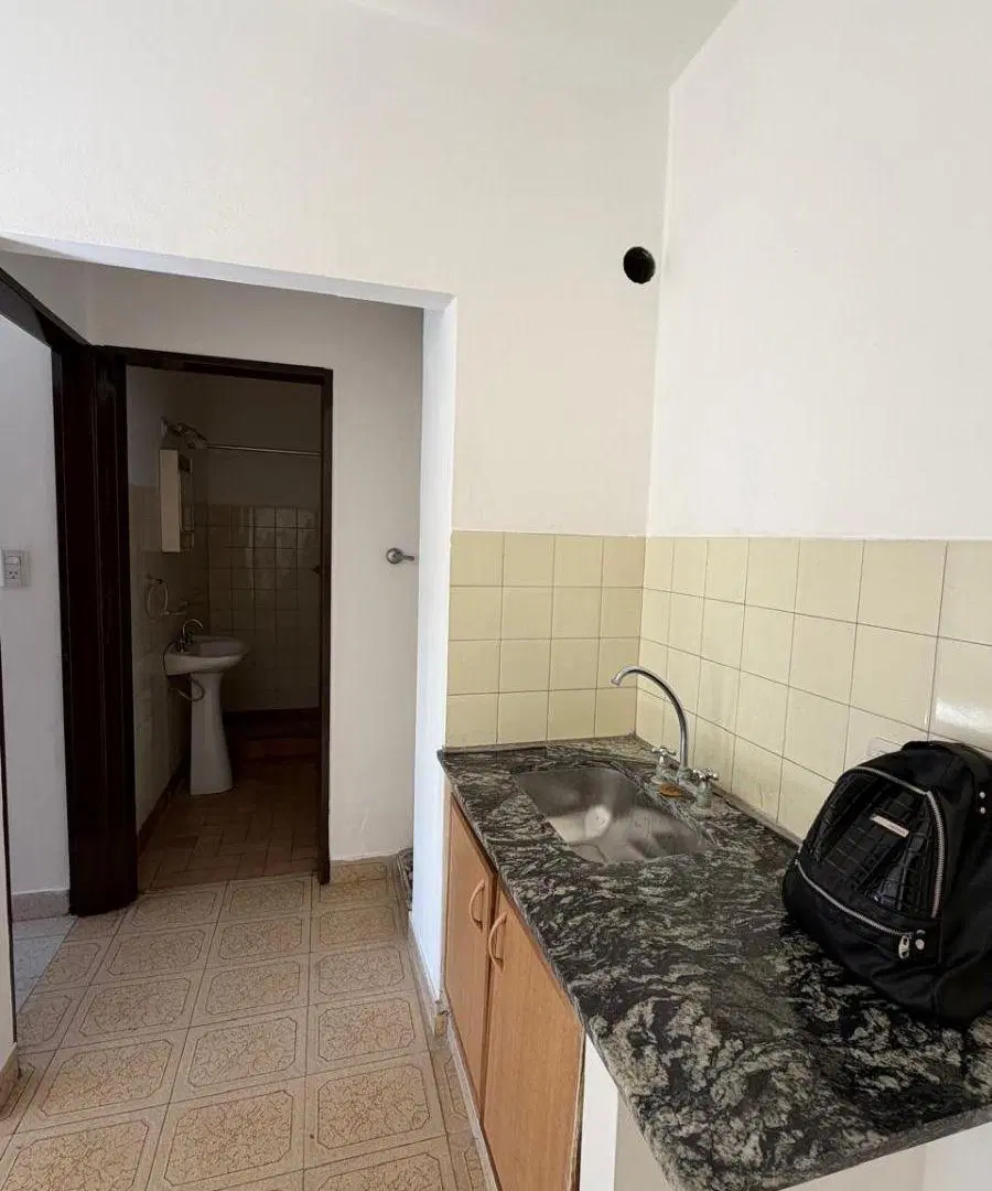 DEPARTAMENTO EN ALQUILER EN FLORENCIO VARELA 3