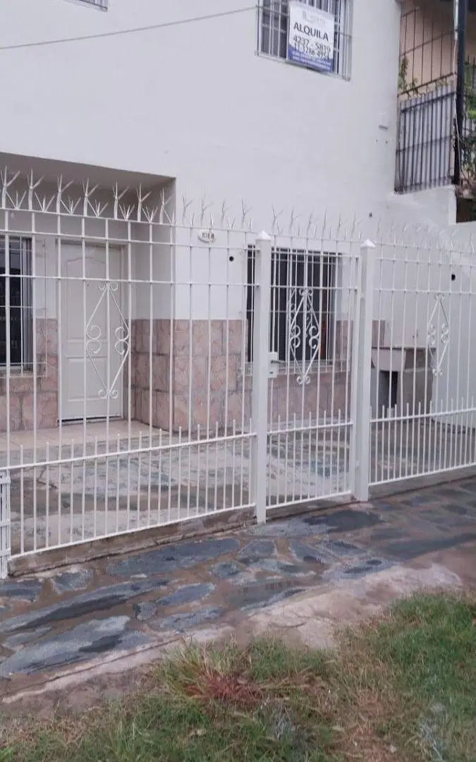 DEPARTAMENTO EN ALQUILER EN FLORENCIO VARELA 3