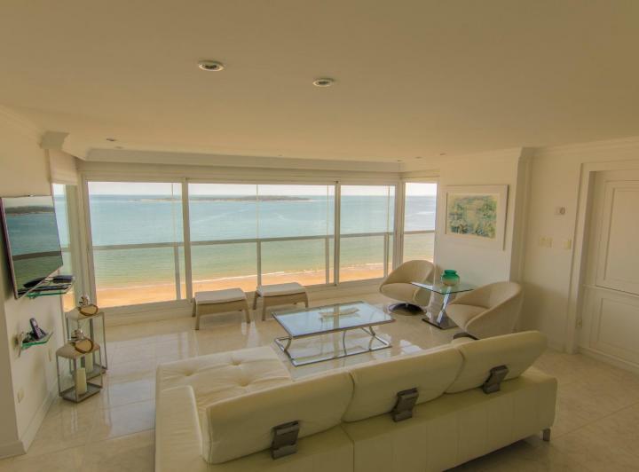 Departamento  en Alq. Temporario ubicado en Playa Mansa, Punta del Este, Punta del Este / Maldonado 4