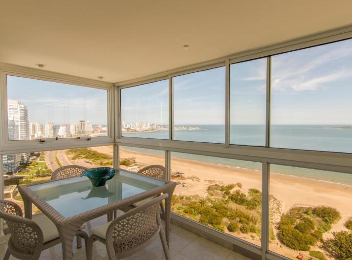 Departamento  en Alq. Temporario ubicado en Playa Mansa, Punta del Este, Punta del Este / Maldonado 1
