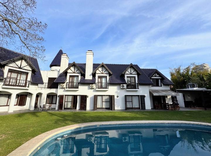 Casa en Alquiler con o sin muebles,  Lib / Rio, Martínez, San Isidro