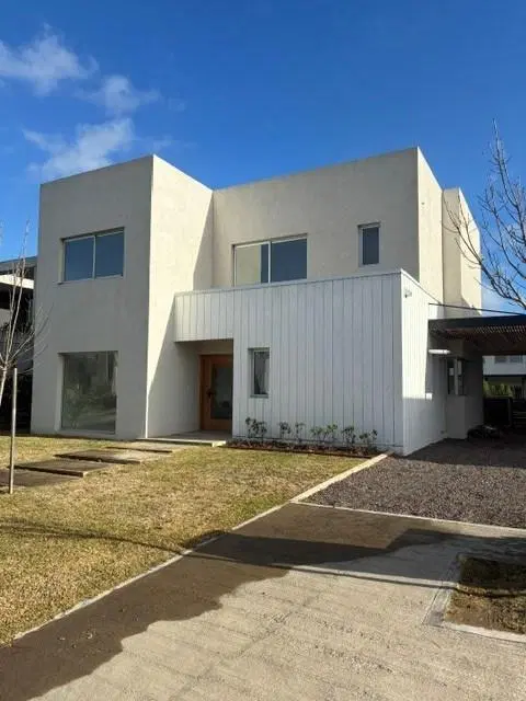 Casa Chalet  en Venta en Carpinchos, Nordelta, Tigre 3